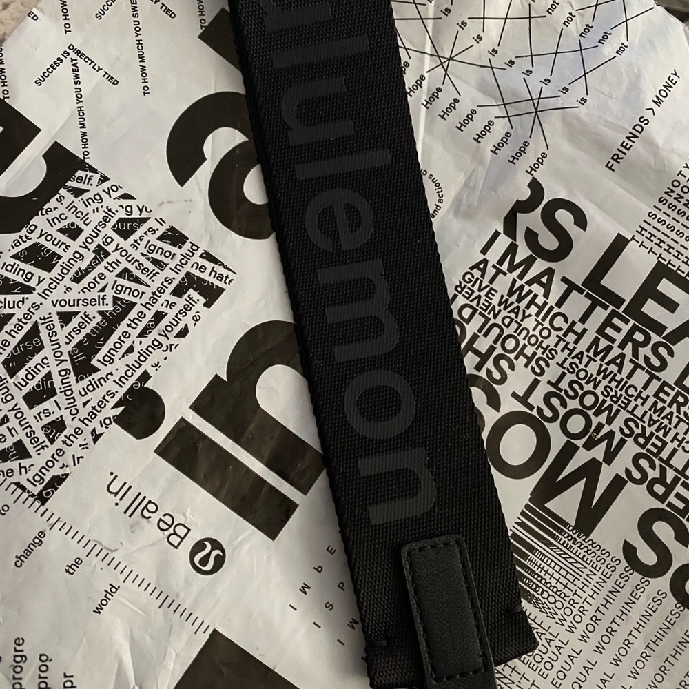 Lululemon NEVER LOST KEYCHAIN NWOT